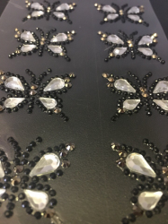 Стразы самоклеющиеся Бабочки серебряные с черной окантовкой 8 шт